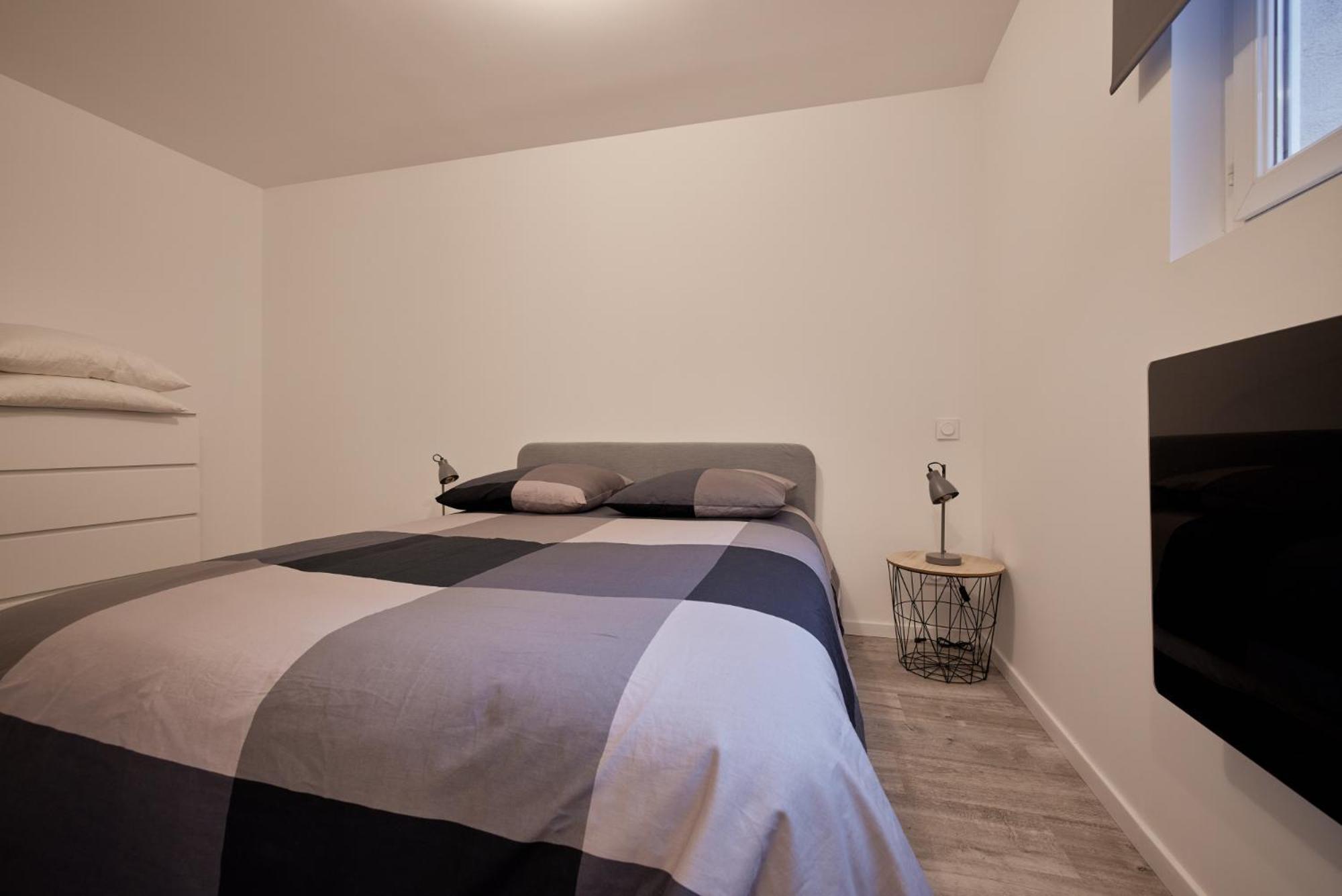 T2Lescordeliers Apartment Памие Стая снимка